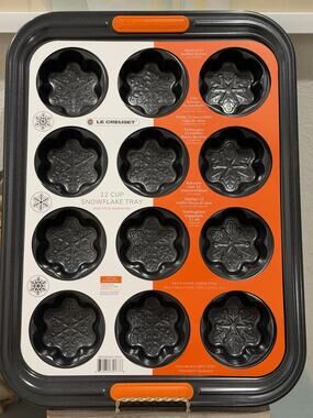 Le Creuset 12 Cup Snowflake Muffin Tray Non-Stick Bakeware Winter 3 Designs NWT
